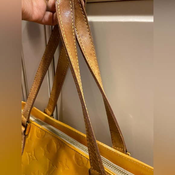 Louis Vuitton Yellow Vernis Tote - Picture 4 of 16